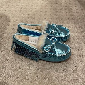 Crewcuts metallic blue moccasin faux fur lined K11 never worn NWT